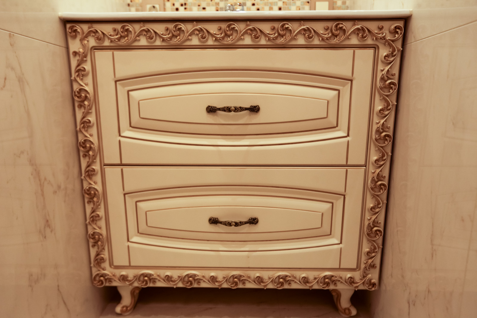 Симфония классики в душевой зоне