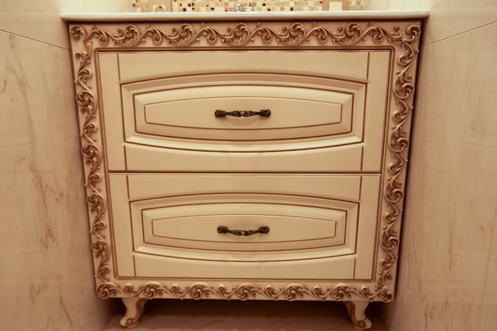 Симфония классики в душевой зоне