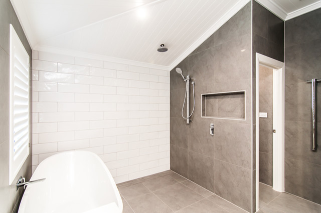 Hawthorn traditional-bathroom