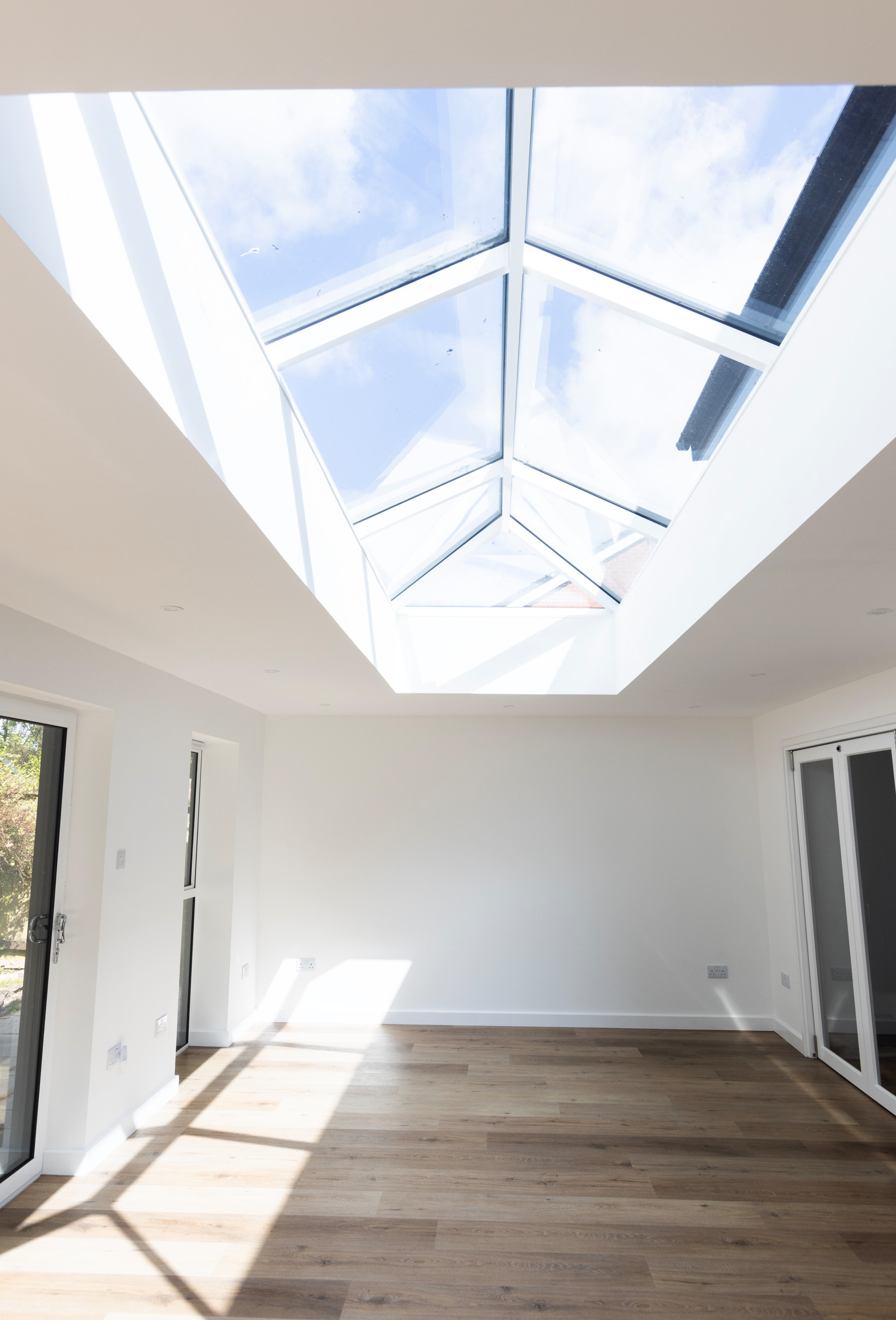 View of roof lantern and living space