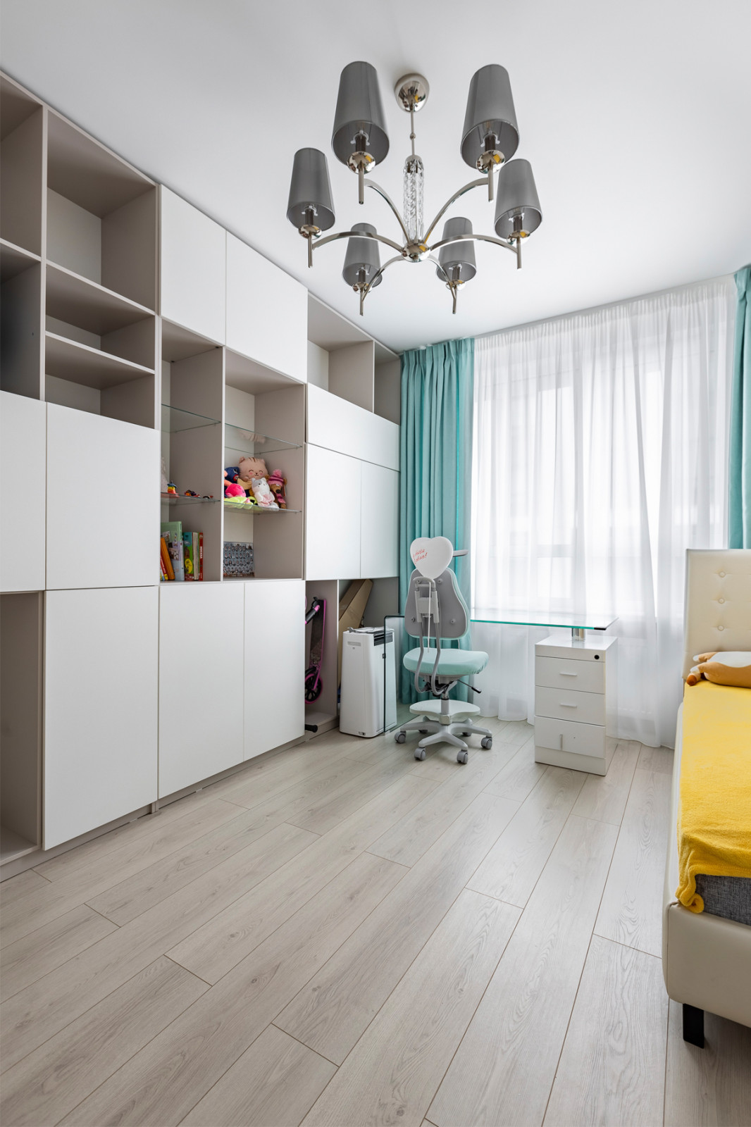 "Всплески жизни". Дизайн 3-х комнатной квартиры в современном стиле.