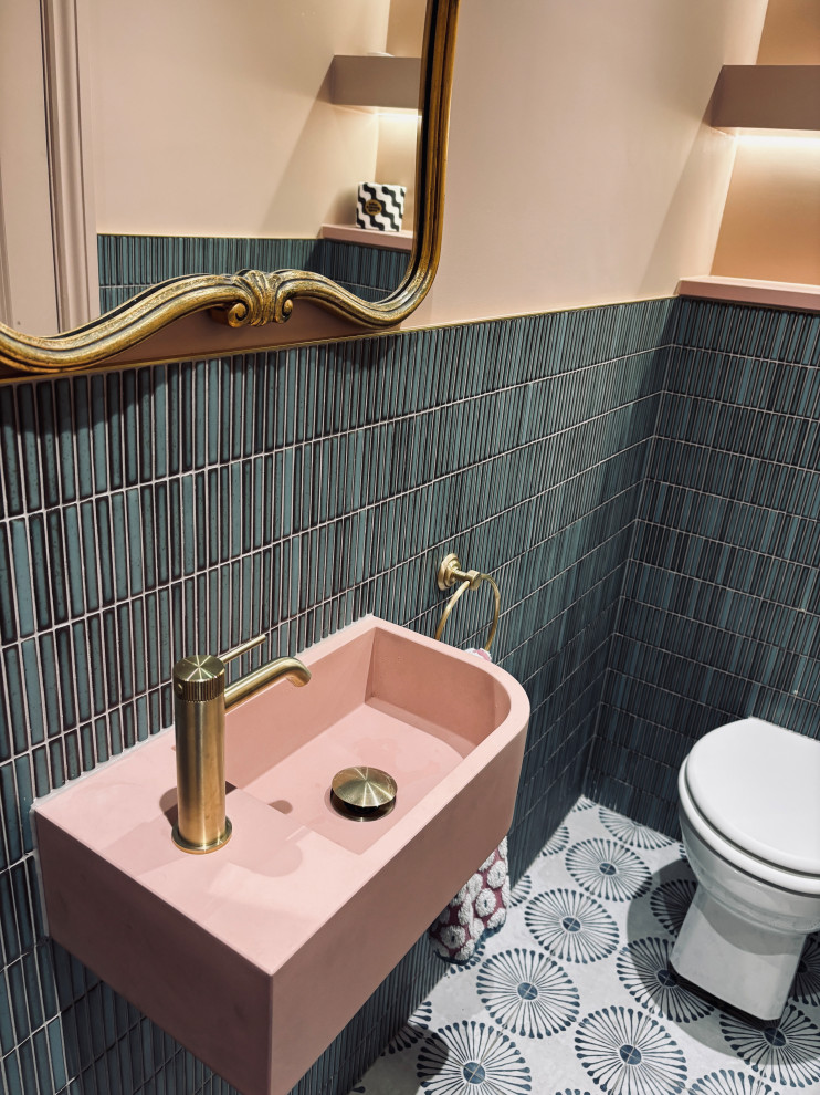 Cloakroom, SW4