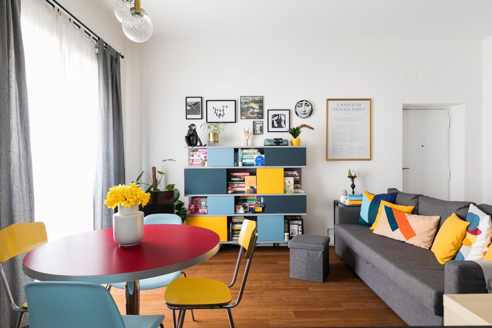 Design ideas for a small midcentury living room in Rome.