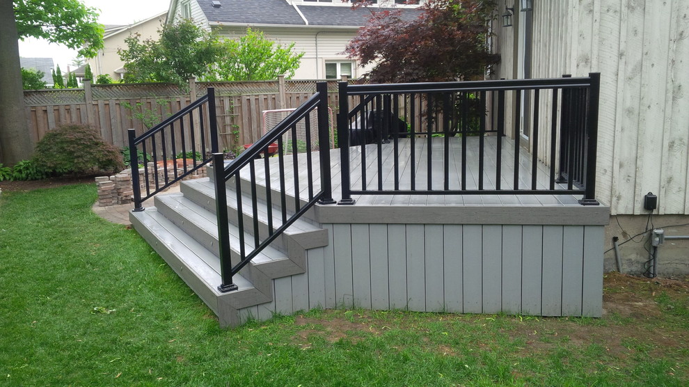 Deck - modern deck idea in Toronto