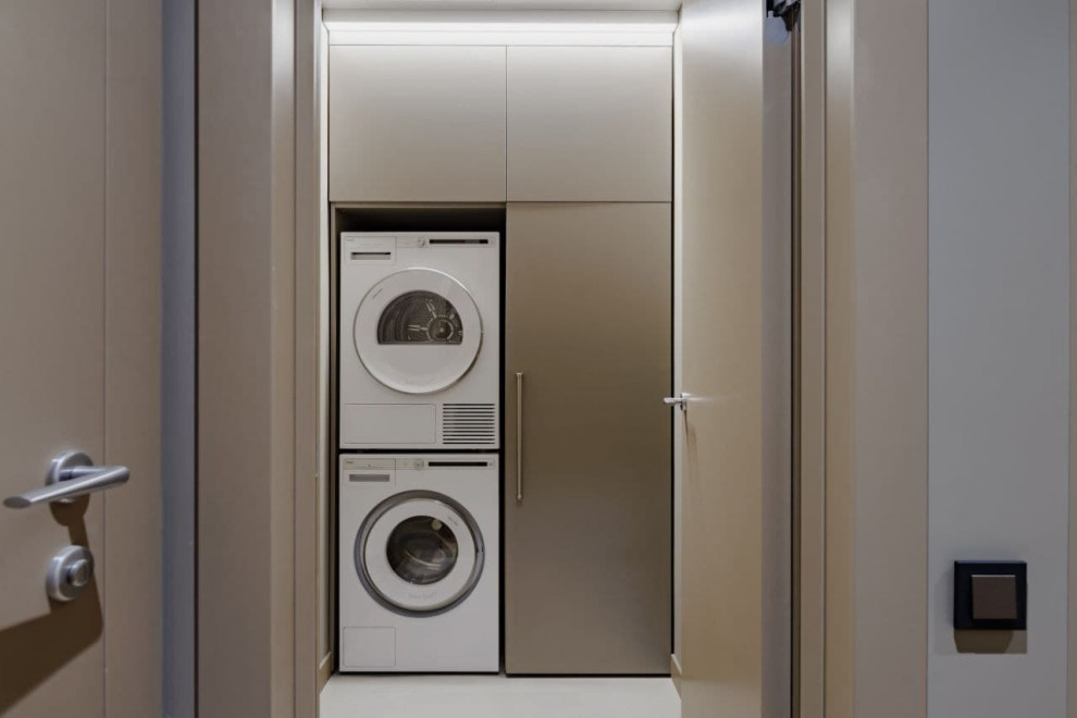 Шкаф в постирочную для стиральной и сушильной машин