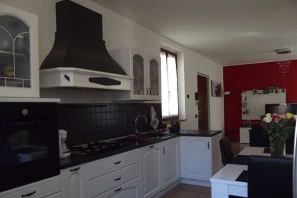 Трехэтажная вилла на севере Италии