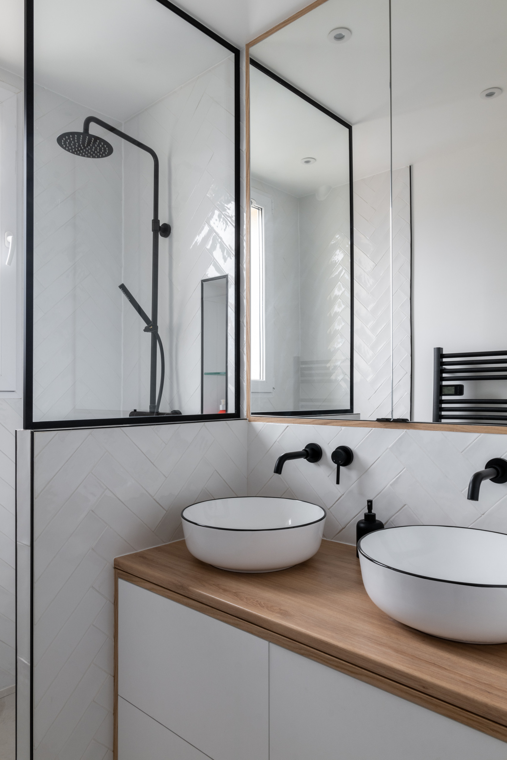 75 photos et idées déco de salles de bain avec une fenêtre - Juillet 2023 |  Houzz FR