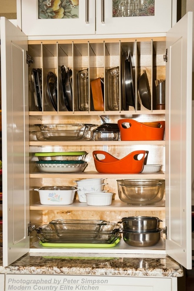 Inspiration for a transitional kitchen remodel in Miami