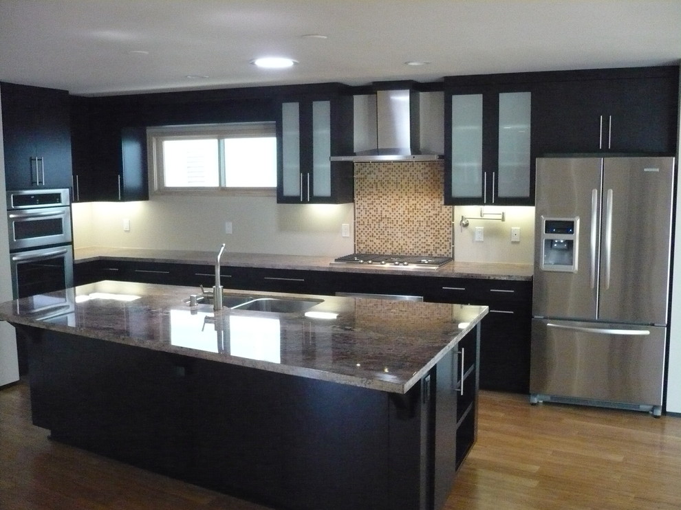 Kitchen - kitchen idea in Orange County