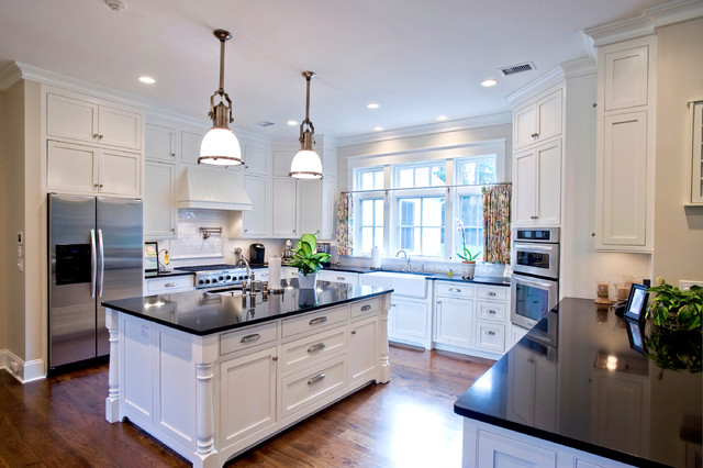 Drew Residence classico-cucina
