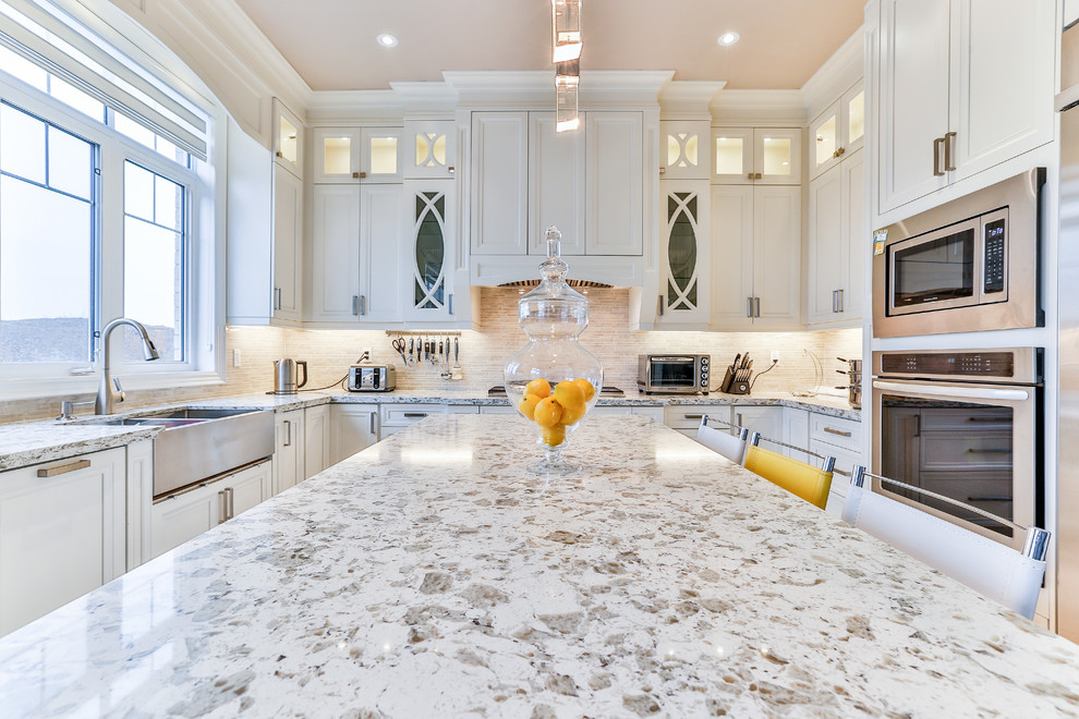 Inspiration for a transitional kitchen remodel in Toronto