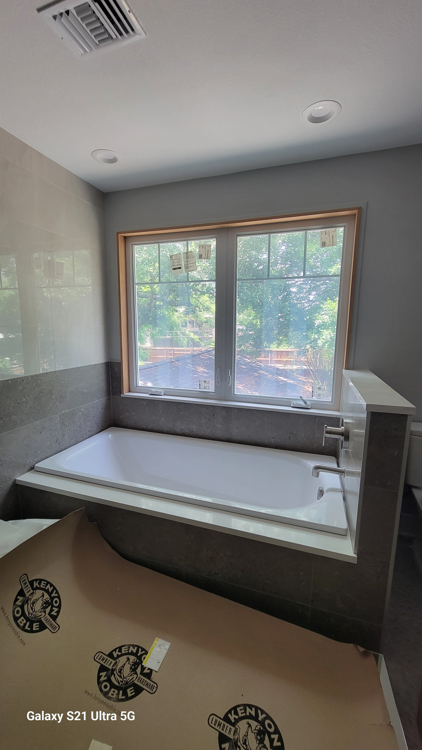 FULL  MODERN REMODELATION HOME / NEW FLOORING, CUSTOM HANDRAIL