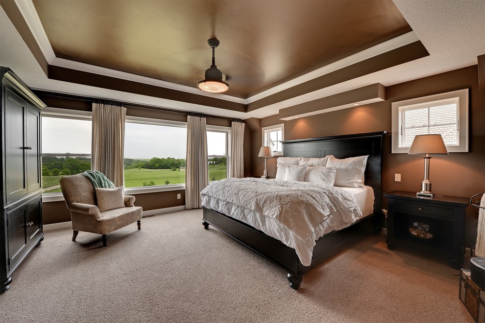 This is an example of a traditional bedroom in Minneapolis.
