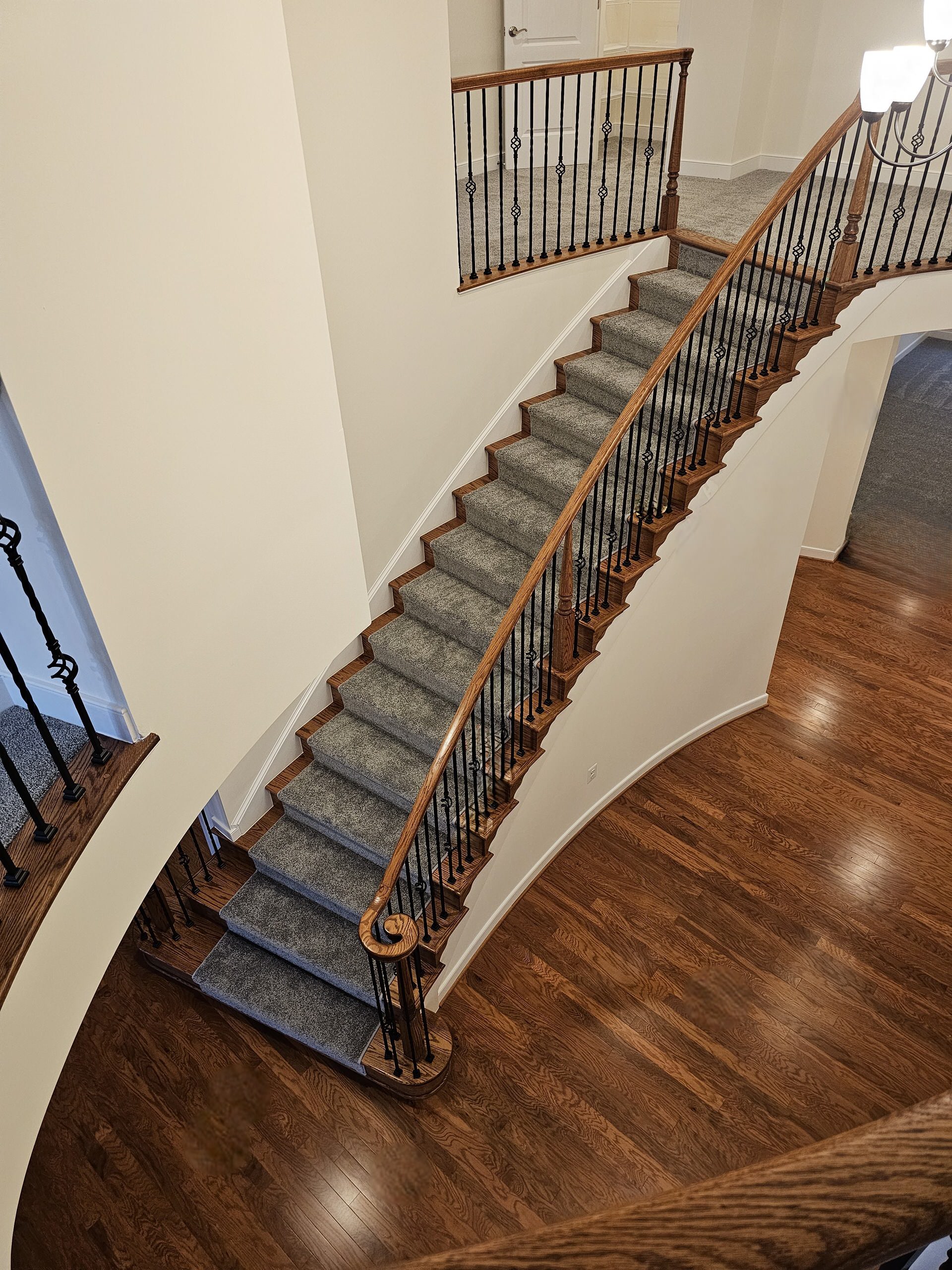 128_Grand Entryway Elliptical Staircase, Nokesville, VA 20181
