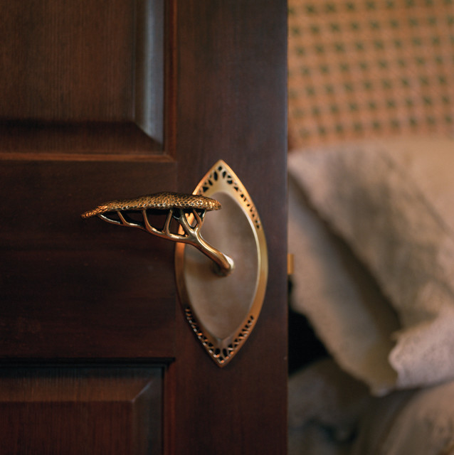 Door Knobs vs. Handles: Which Is Best? • Classic Construction