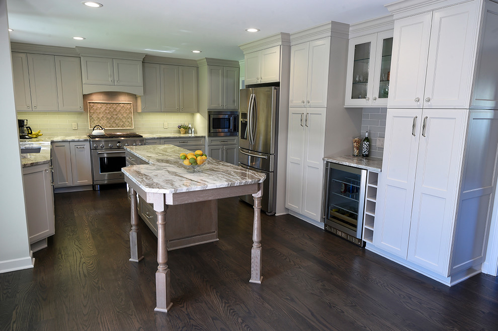 Transitional kitchen photo in Cleveland