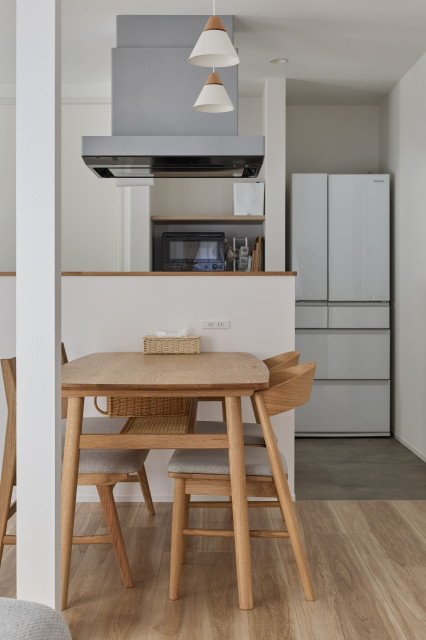 陽だまりでくつろぐ scandinave-salle-a-manger