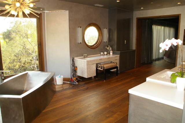 Glendora industrial-bathroom