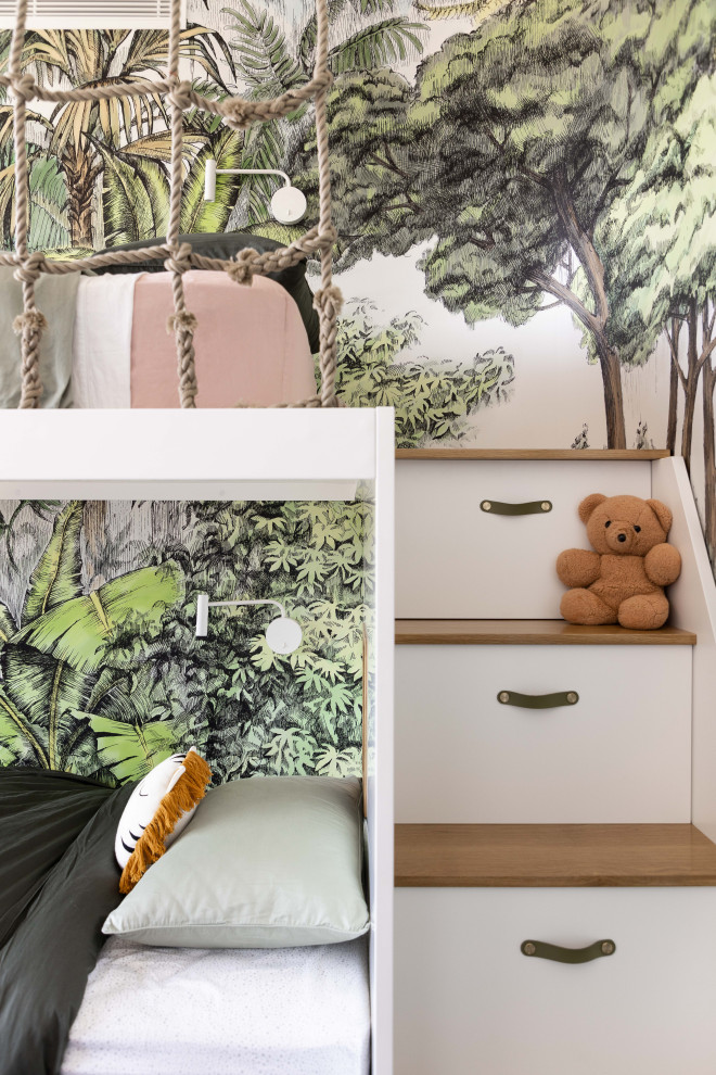 Design ideas for a mid-sized contemporary kids' bedroom for kids 4-10 years old and boys in Brisbane with carpet and wallpaper.