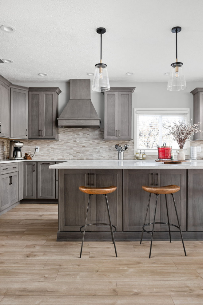 Inspiration for a transitional kitchen remodel in Indianapolis