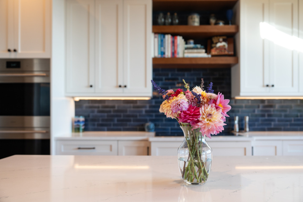 Kitchen - transitional kitchen idea