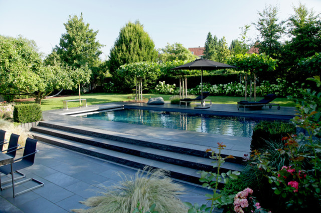 Poolgarten contemporaneo-piscina