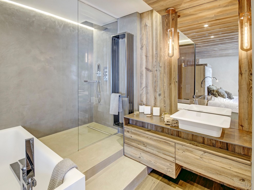 Design ideas for a contemporary bathroom in Lyon.