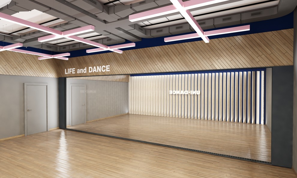 Танцевальный зал в фитнес-клубе UNI-GYM