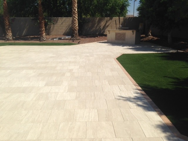 Outdoor Patio With Classic Vein Cut Pavers Traditional Patio