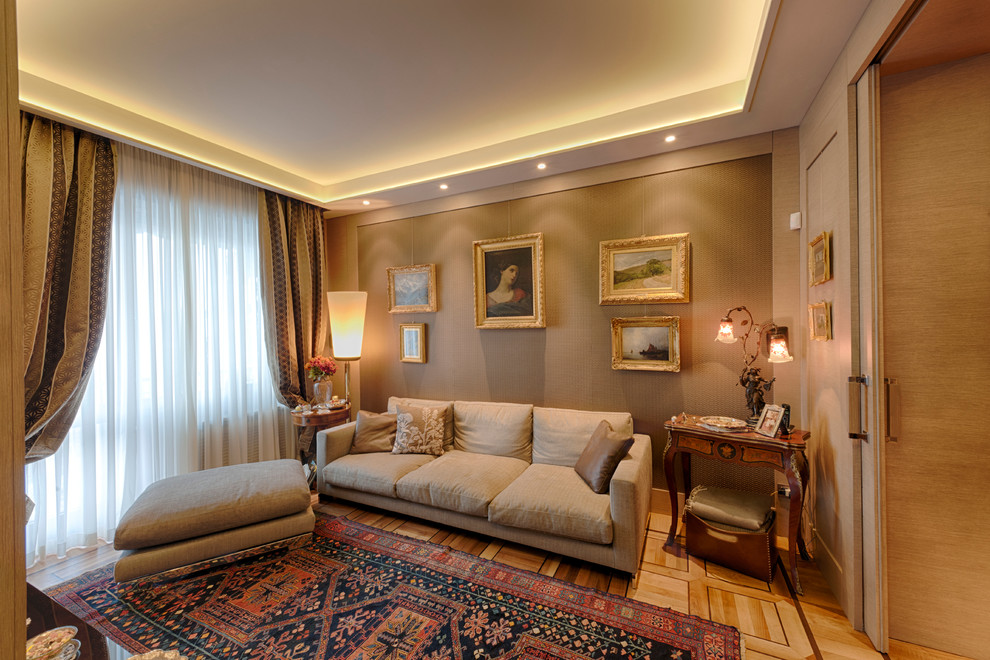 This is an example of an eclectic family room in Turin.
