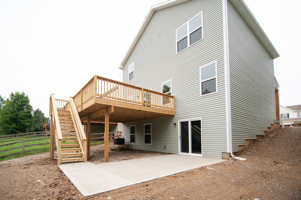 New 2 story home in Morrow