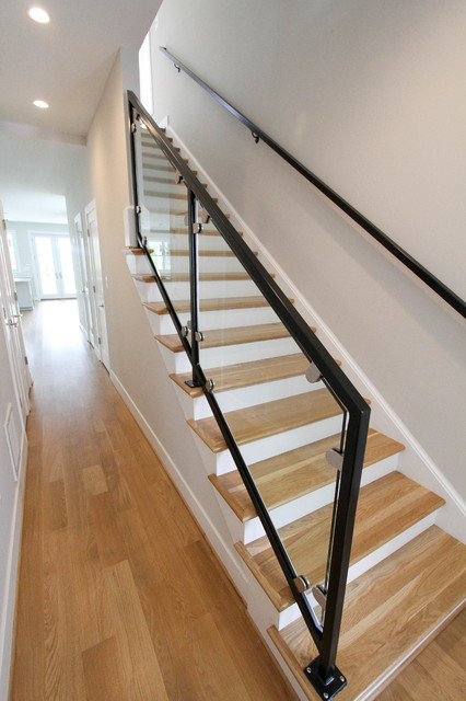 Historic Renovation classique-escalier
