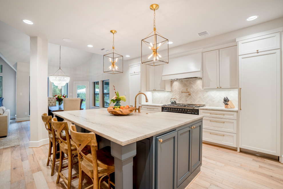 Example of a transitional kitchen design in Houston
