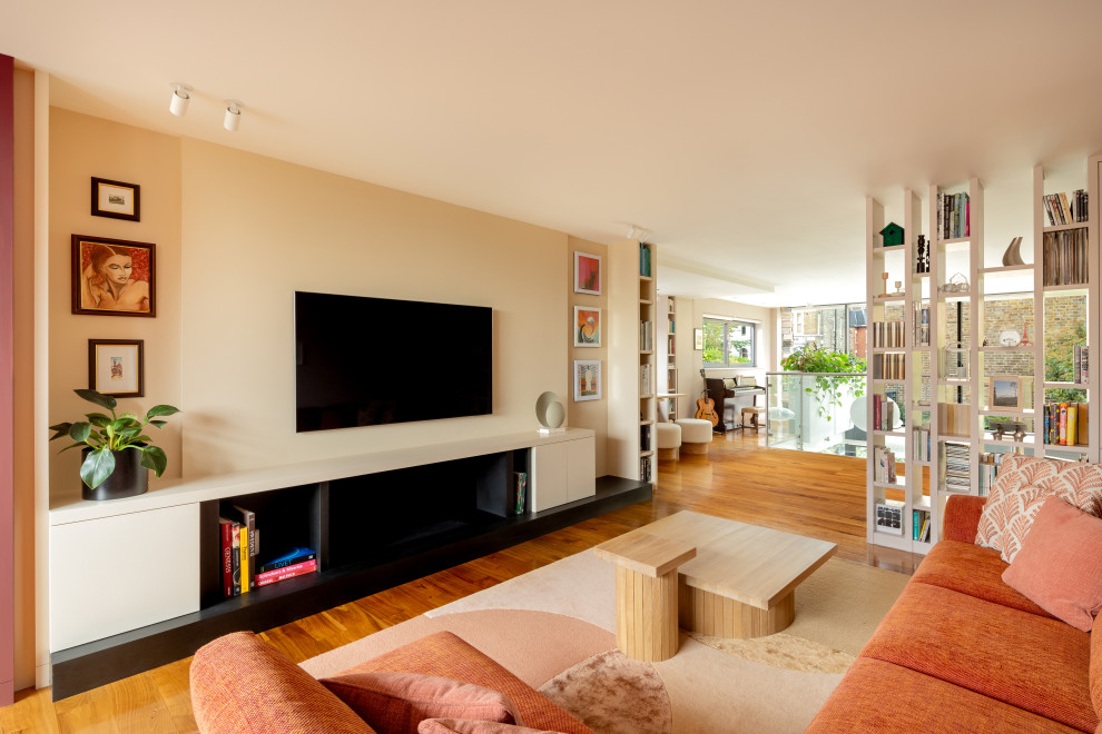 Design ideas for a contemporary living room in London.
