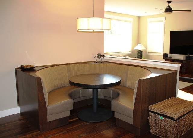 Golden Custom Home fusion-kitchen