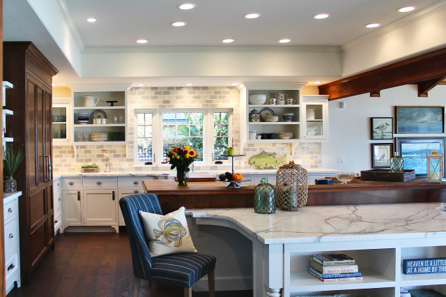 Lakeside Abode classico-cucina
