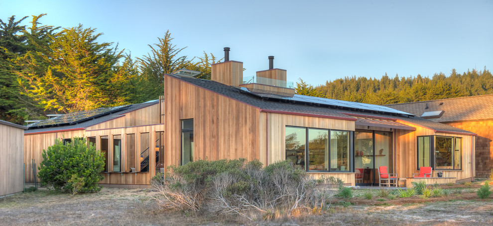 Inspiration for a contemporary one-storey exterior in San Francisco with wood siding.
