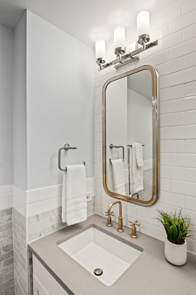 Inspiration for a transitional home design remodel in Chicago
