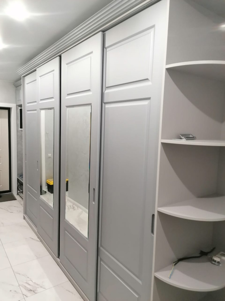 Современная система хранения в коридор