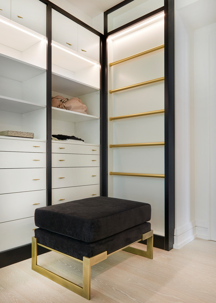 Design ideas for a contemporary storage and wardrobe in Toronto.