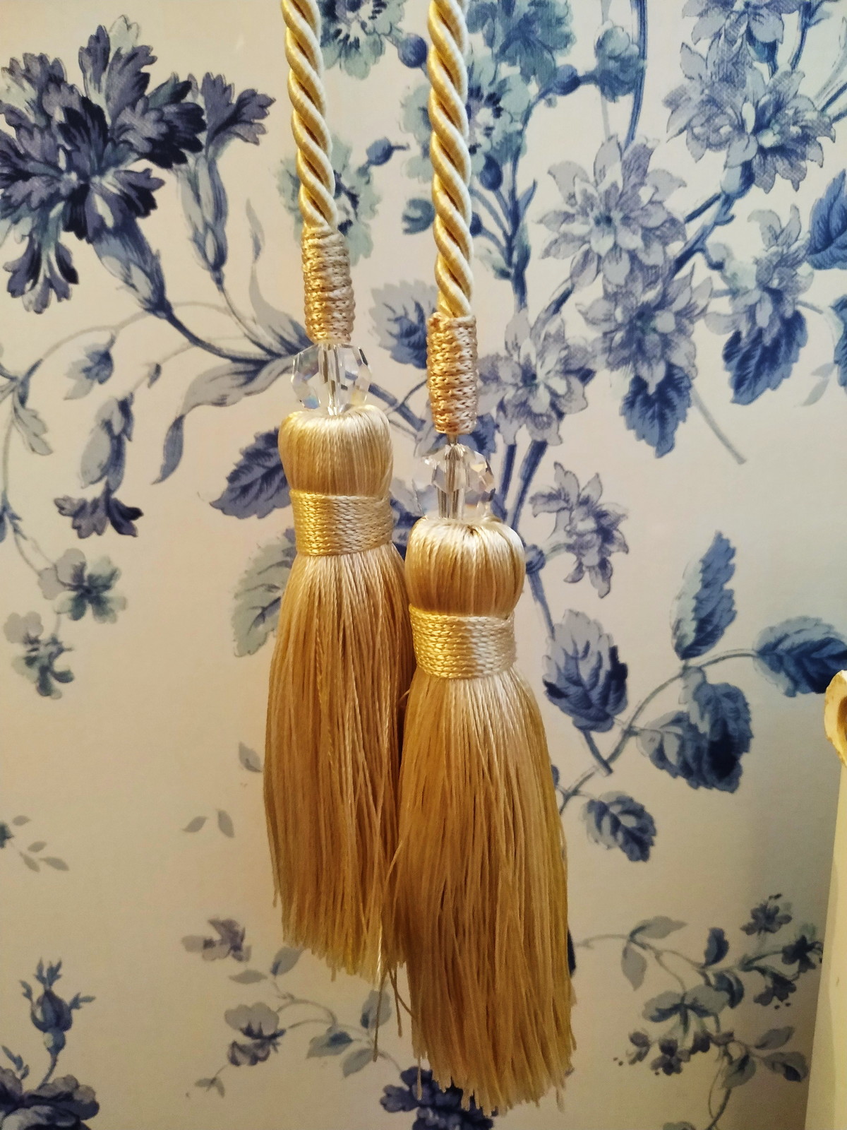 От 2-х до 15-ти: интерьерный текстиль для загородного дома в классическом стиле