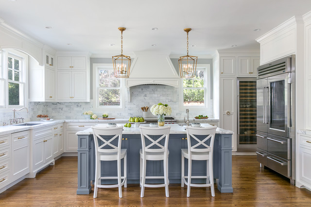 7 White Kitchens That Make The Case For, White Kitchen Island With Stools
