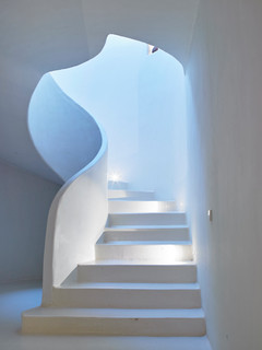 青の階段 新青森駅の改札へ向かう階段 思わず、