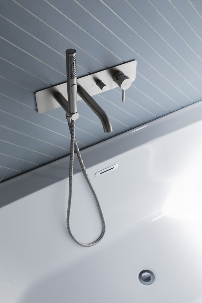 Ванная в бело-голубых тонах