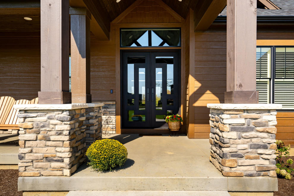 Inspiration for a rustic home design remodel in Cincinnati