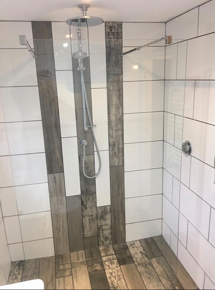 Binfeild main bathroom