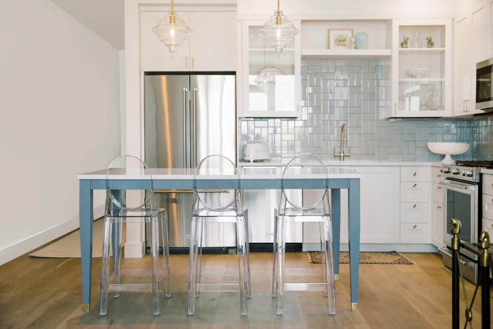 Transitional kitchen photo in Austin