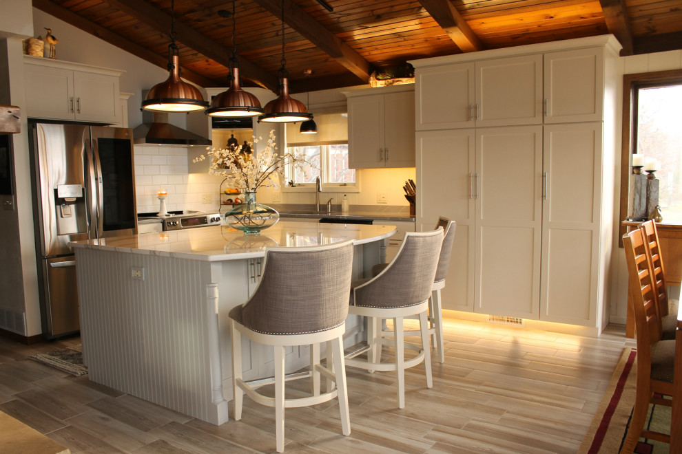 Inspiration for a transitional kitchen remodel in Minneapolis