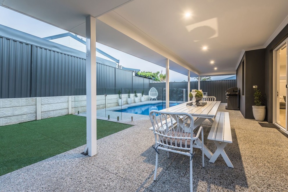 This is an example of a transitional patio in Perth.
