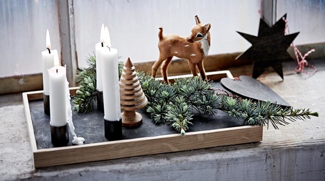 Das weihnachtlich dekorierte Holztablett CANDLE TRAY scandinave-salon